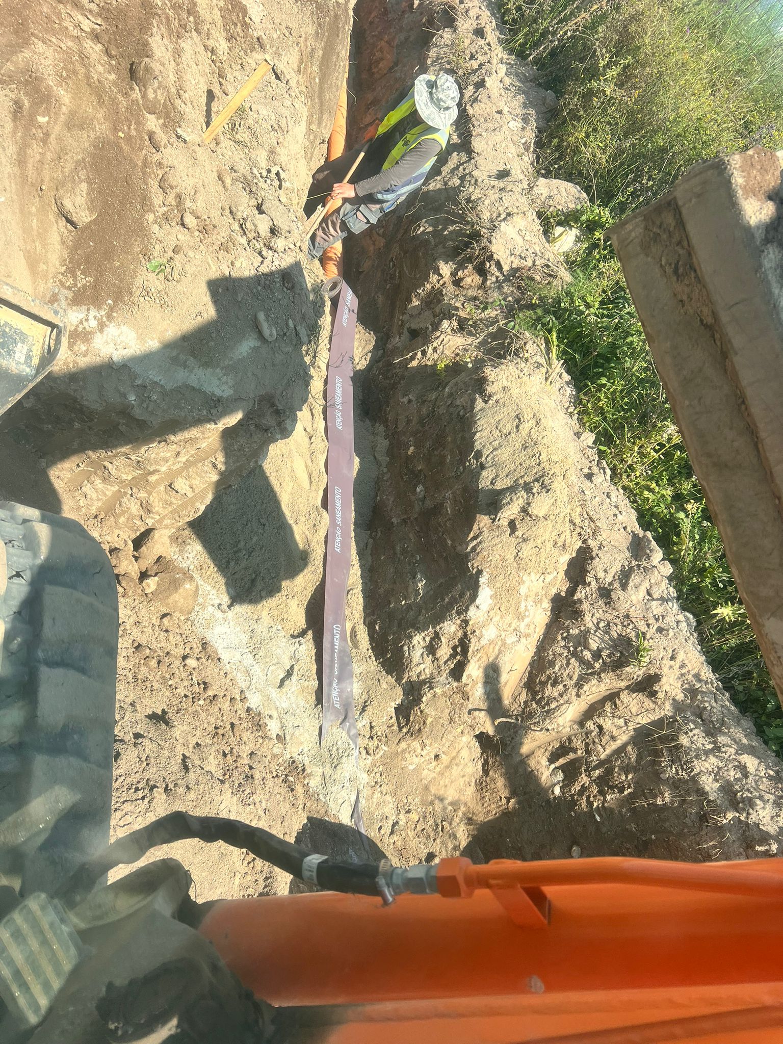 Infraestruturas no Centro de Treinos do FC Porto
Execução de redes de saneamento e drenagem, com assentamento de tubagens de grande diâmetro e construção das respetivas caixas de visita. - Imagem 2